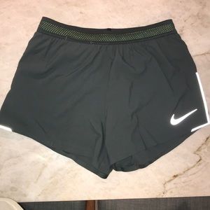NIKE men’s Aeroswift shorts